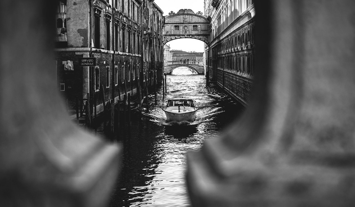 Navigating Narrow Canal Bridges and Tunnels Safely