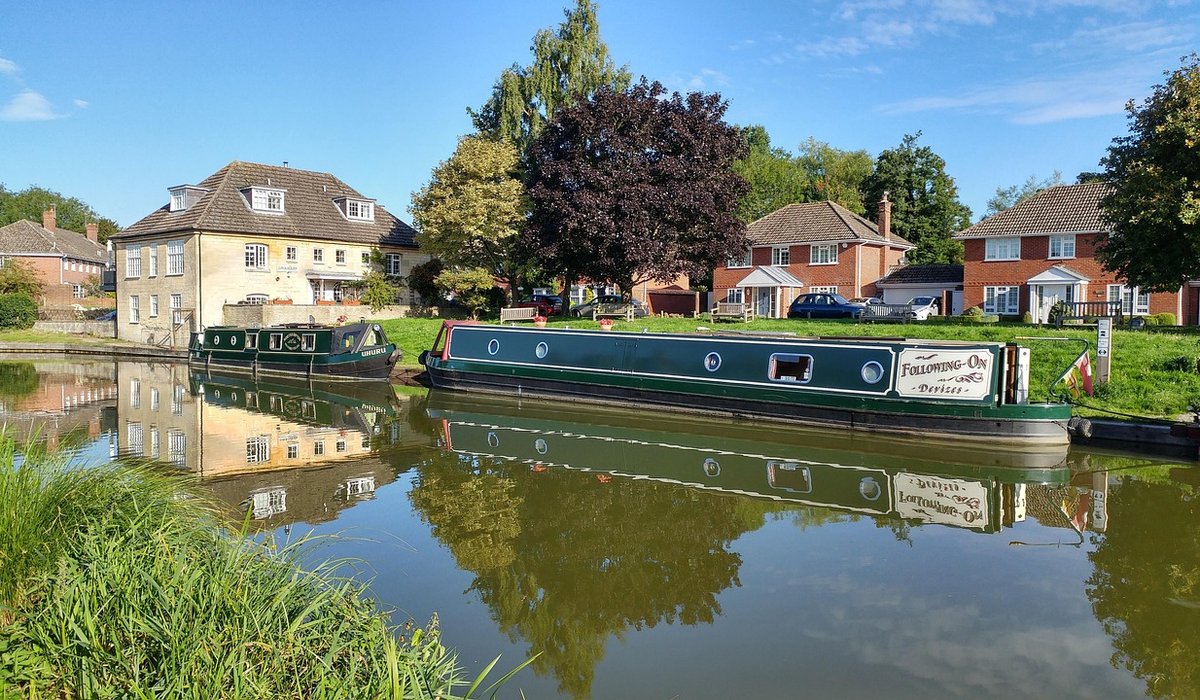 Simple Engine Checks Before Every Canal Trip